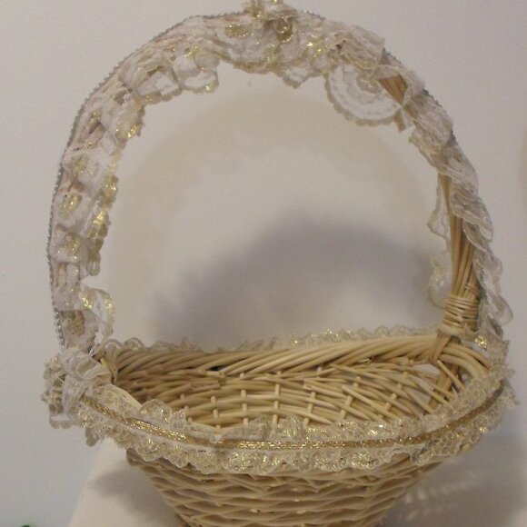 Wicker Basket with Handle - Picture 1 of 5